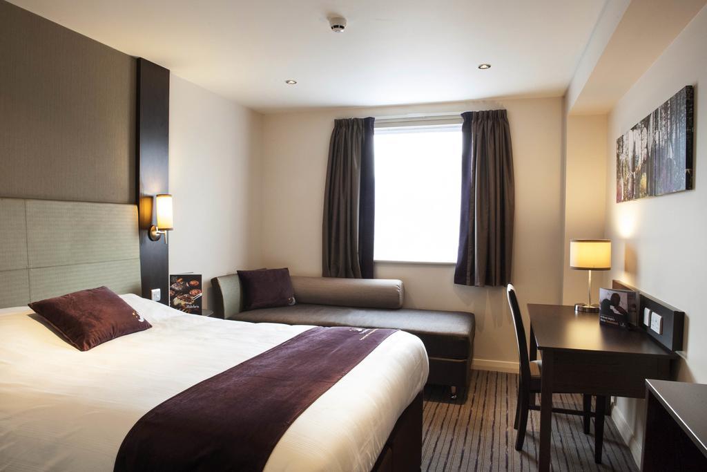 Premier Inn London Elstree / Borehamwood Bilik gambar
